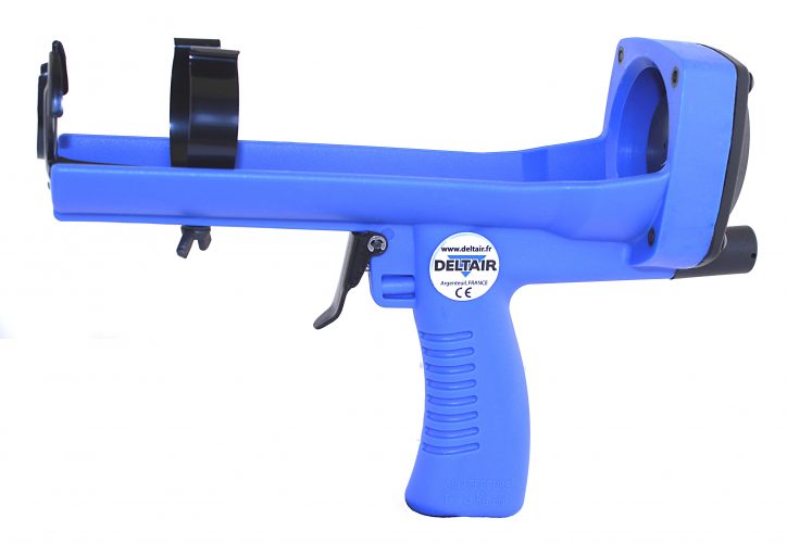 Pistolet en silicone bleu de base.